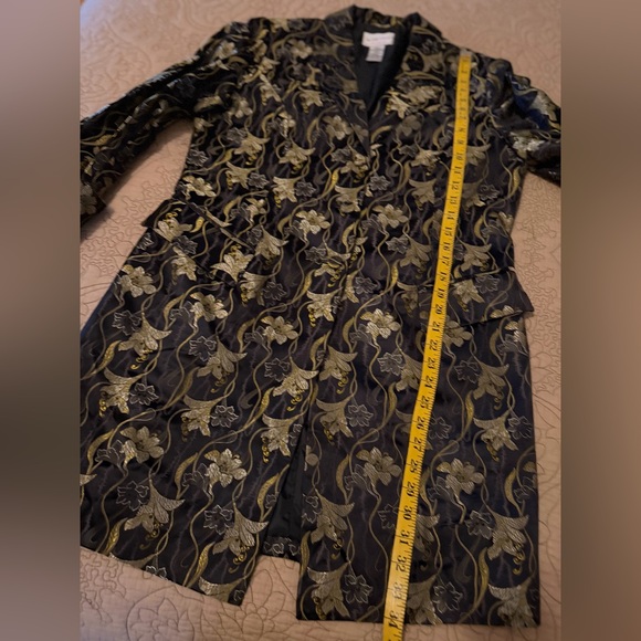 Victor Costa Gorgeous Black and Gold Floral Jacquard Brocade Coat, Size M - Picture 9 of 9